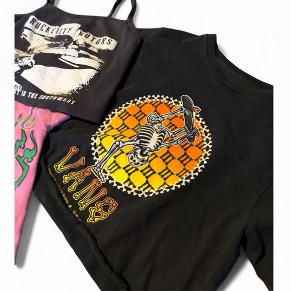Vans Graphic Tees - Picture 1 of 7